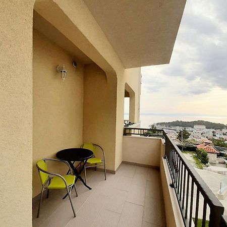 Apartments Akmadzic Макарска Экстерьер фото