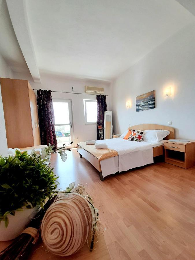 Apartments Akmadzic Макарска Экстерьер фото